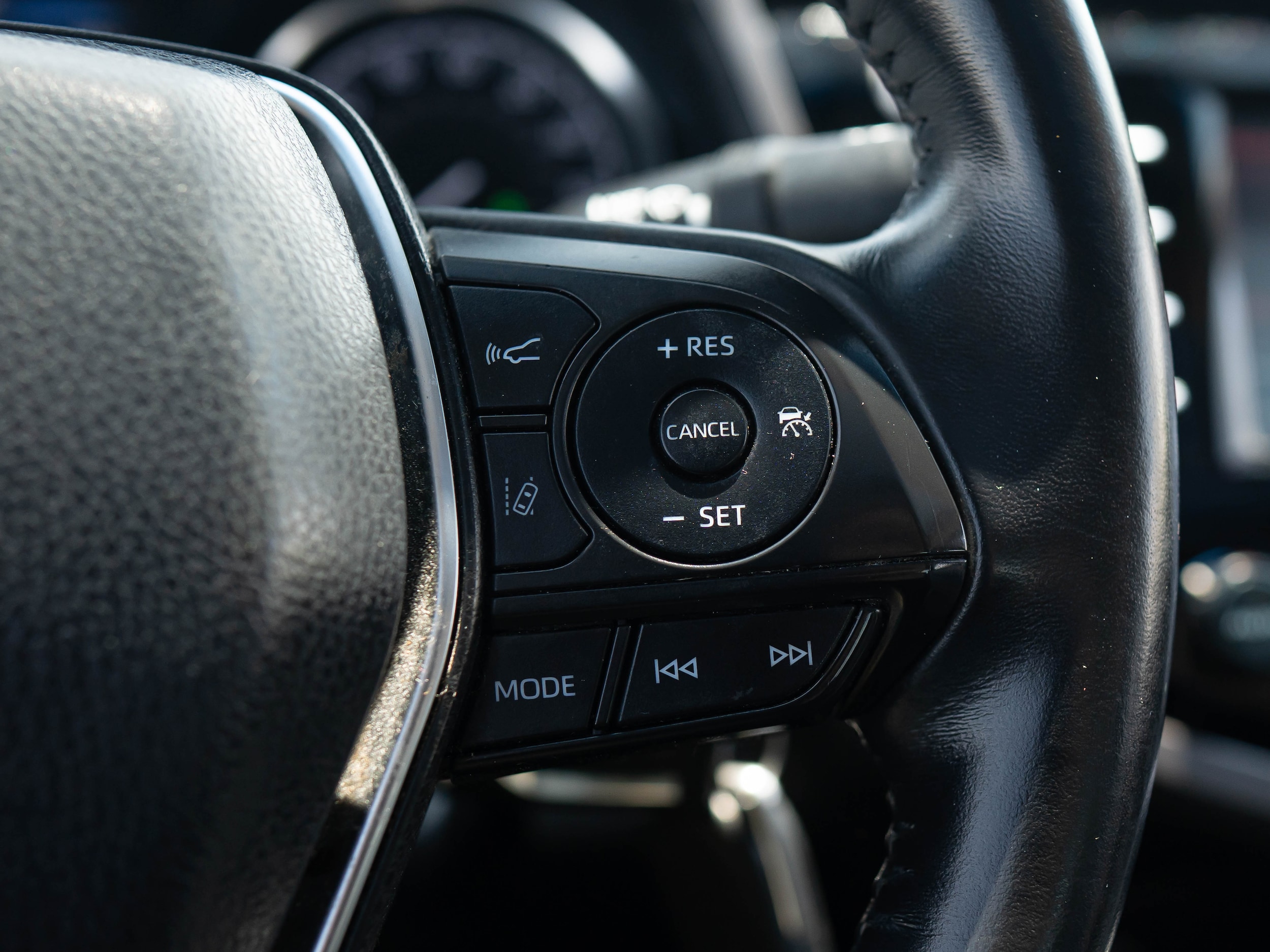 Vehicle image 24 of 48