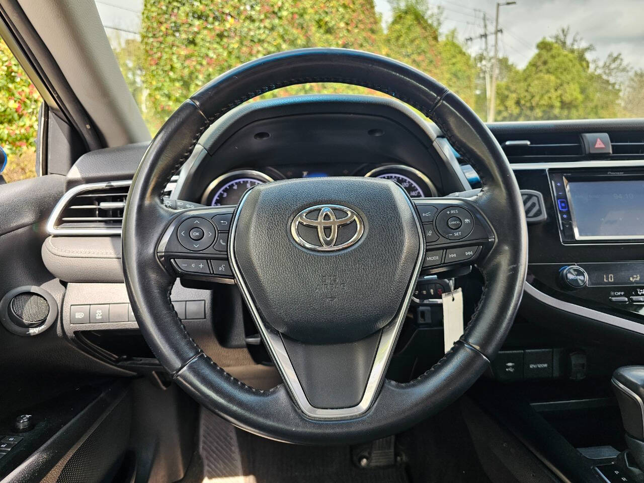 Vehicle image 14 of 28
