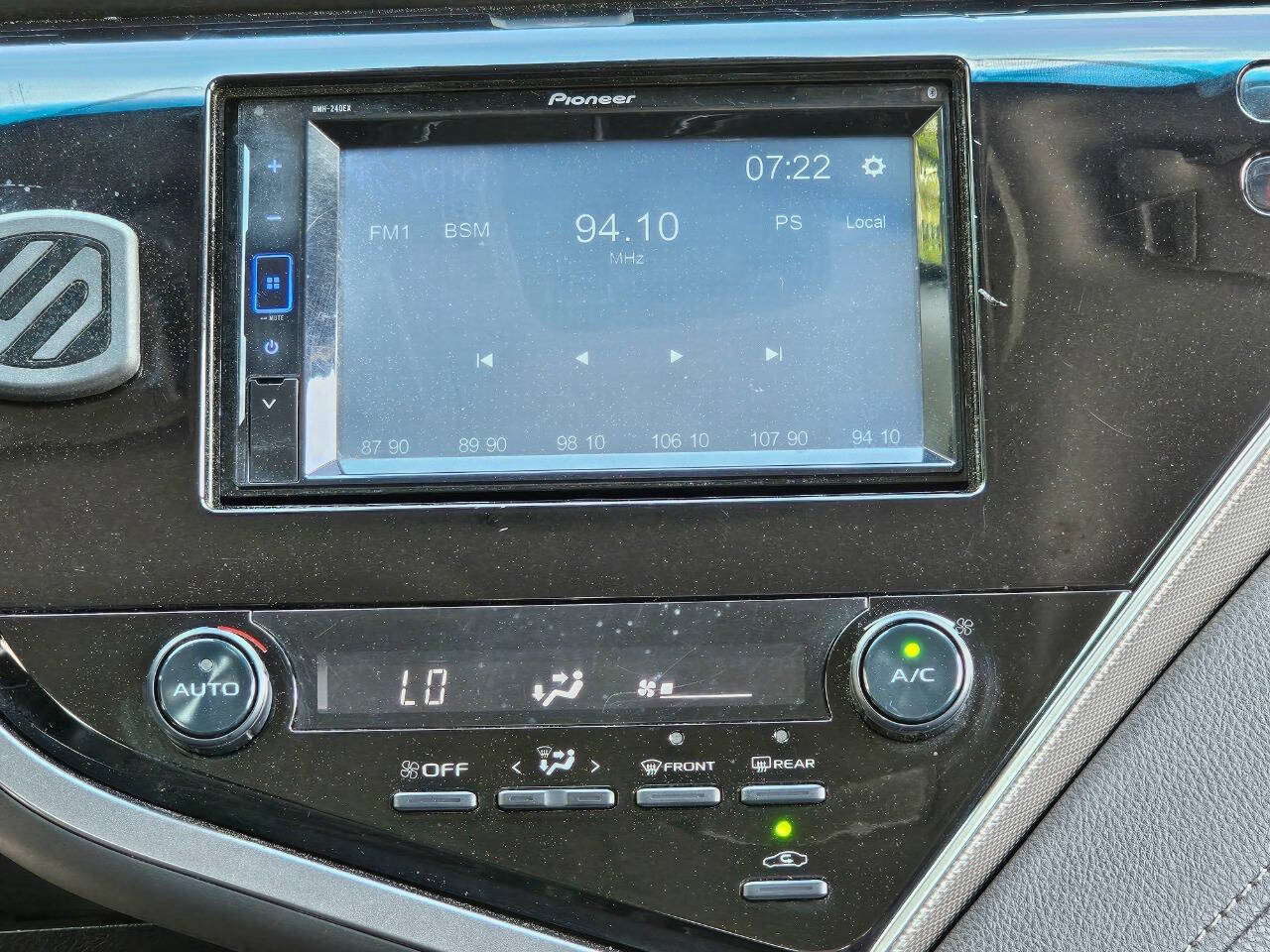 Vehicle image 20 of 28