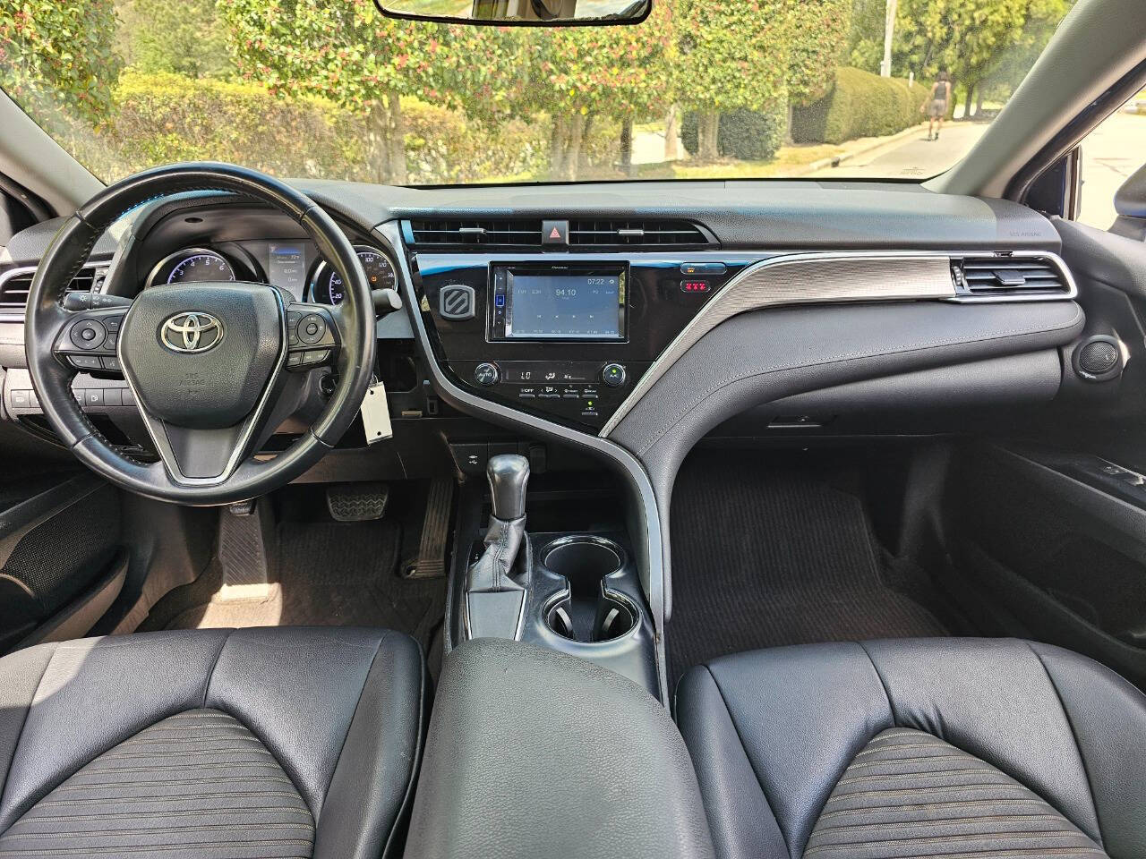 Vehicle image 13 of 28