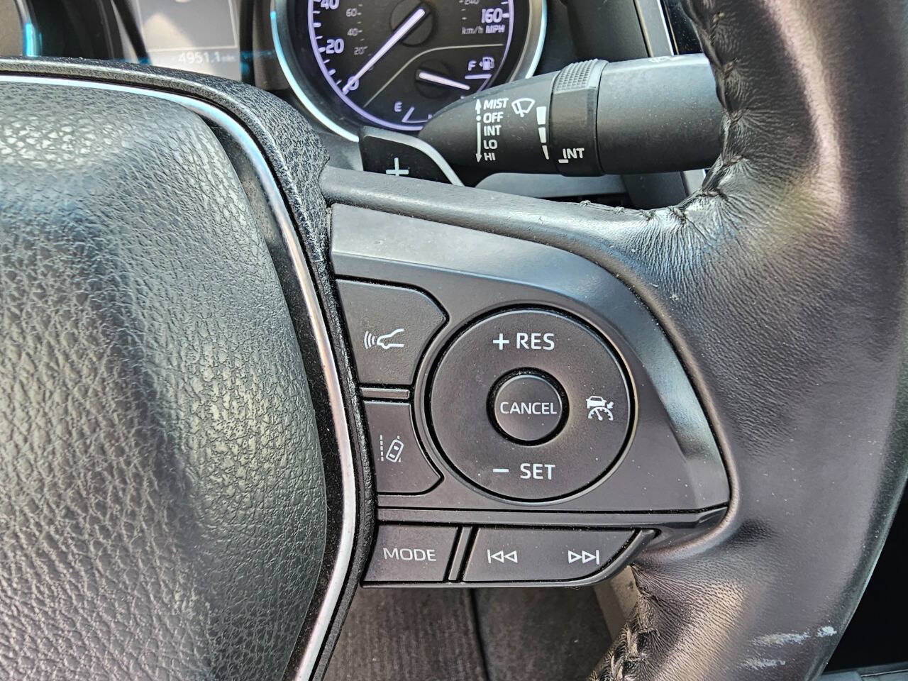 Vehicle image 19 of 28