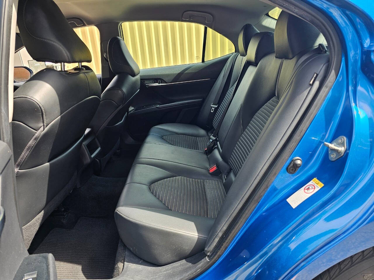 Vehicle image 22 of 28