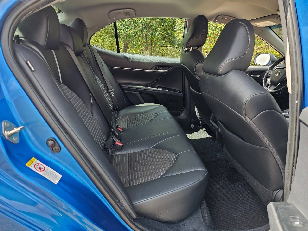 Vehicle image 24 of 28