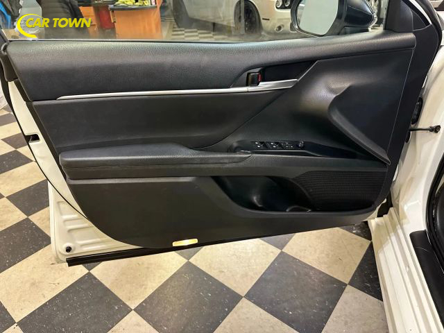 2018 Toyota Camry SE Image 32 of 37