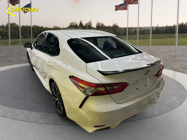 2018 Toyota Camry SE Image 12 of 37