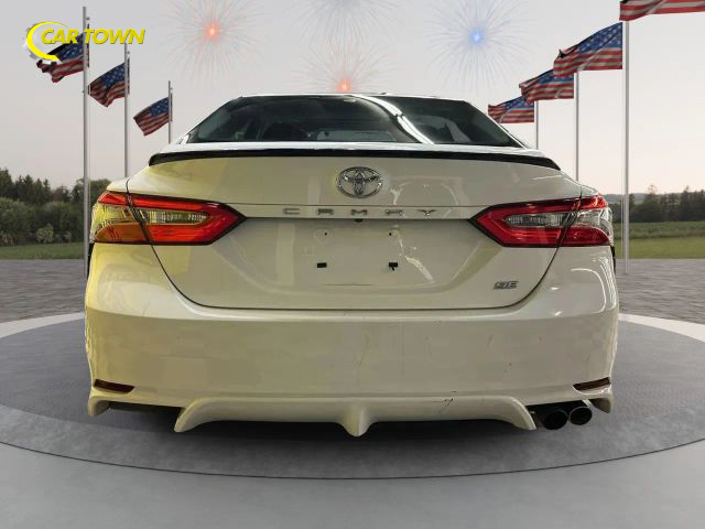 2018 Toyota Camry SE Image 11 of 37