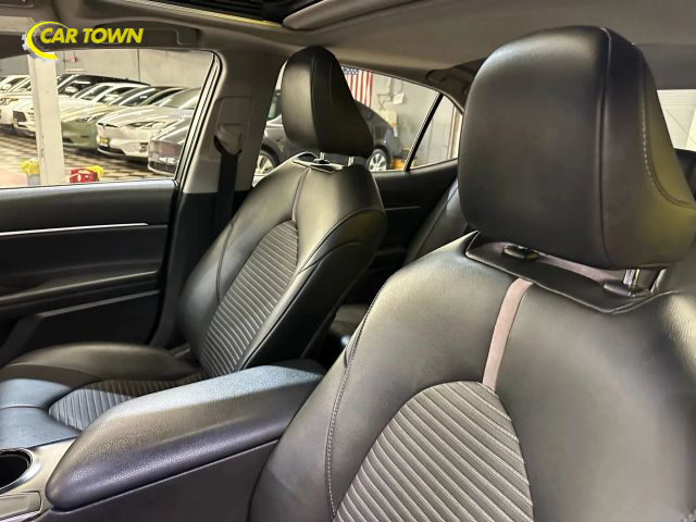 2018 Toyota Camry SE Image 22 of 37