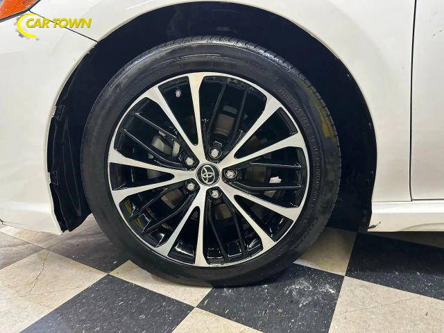 2018 Toyota Camry SE Image 17 of 37