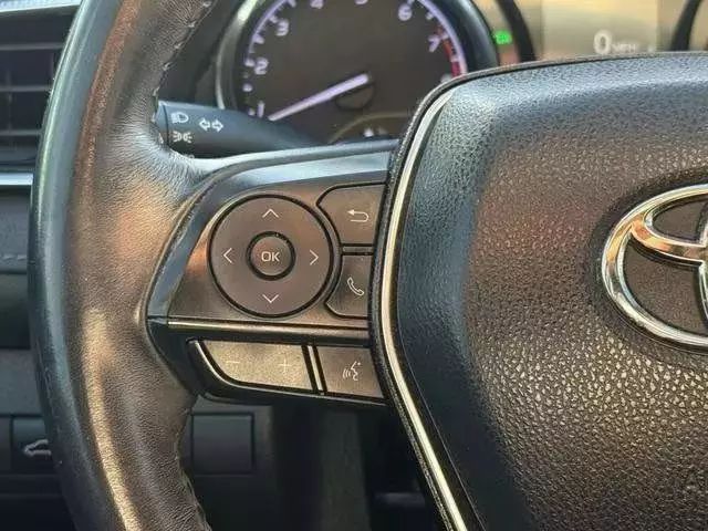 Vehicle image 23 of 31