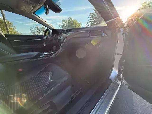 Vehicle image 11 of 31