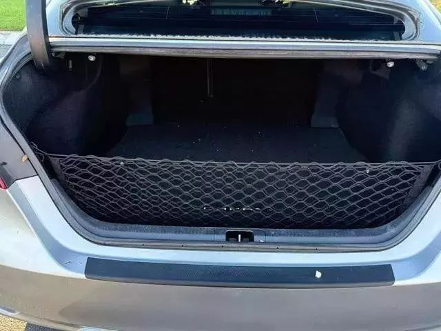 Vehicle image 25 of 31