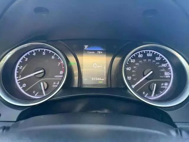 Vehicle image 20 of 31