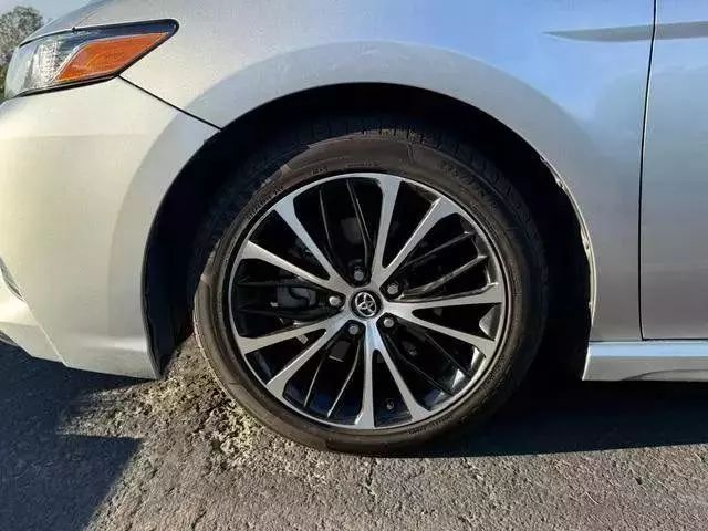 Vehicle image 28 of 31