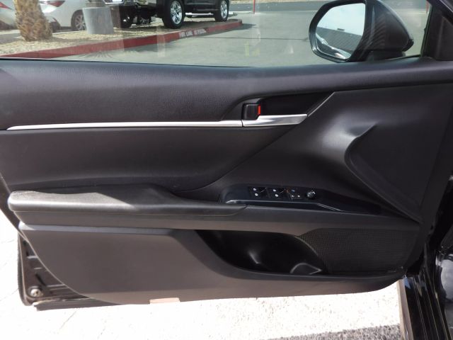 Vehicle image 9 of 18