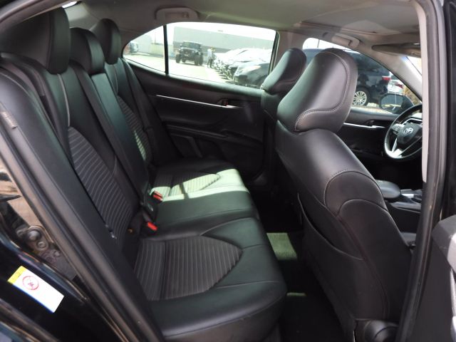 Vehicle image 14 of 18