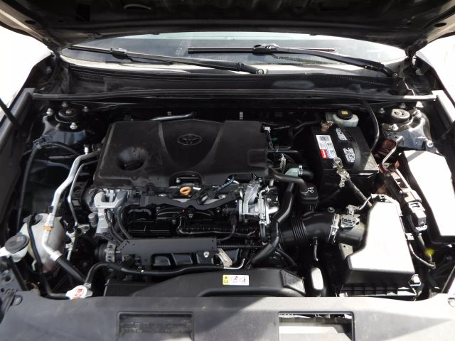 Vehicle image 17 of 18