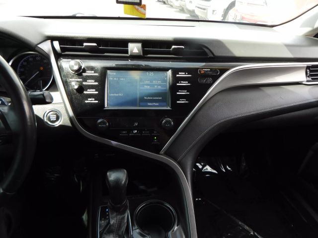 Vehicle image 12 of 18
