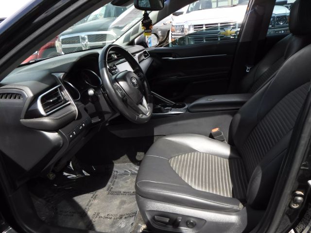 Vehicle image 13 of 18