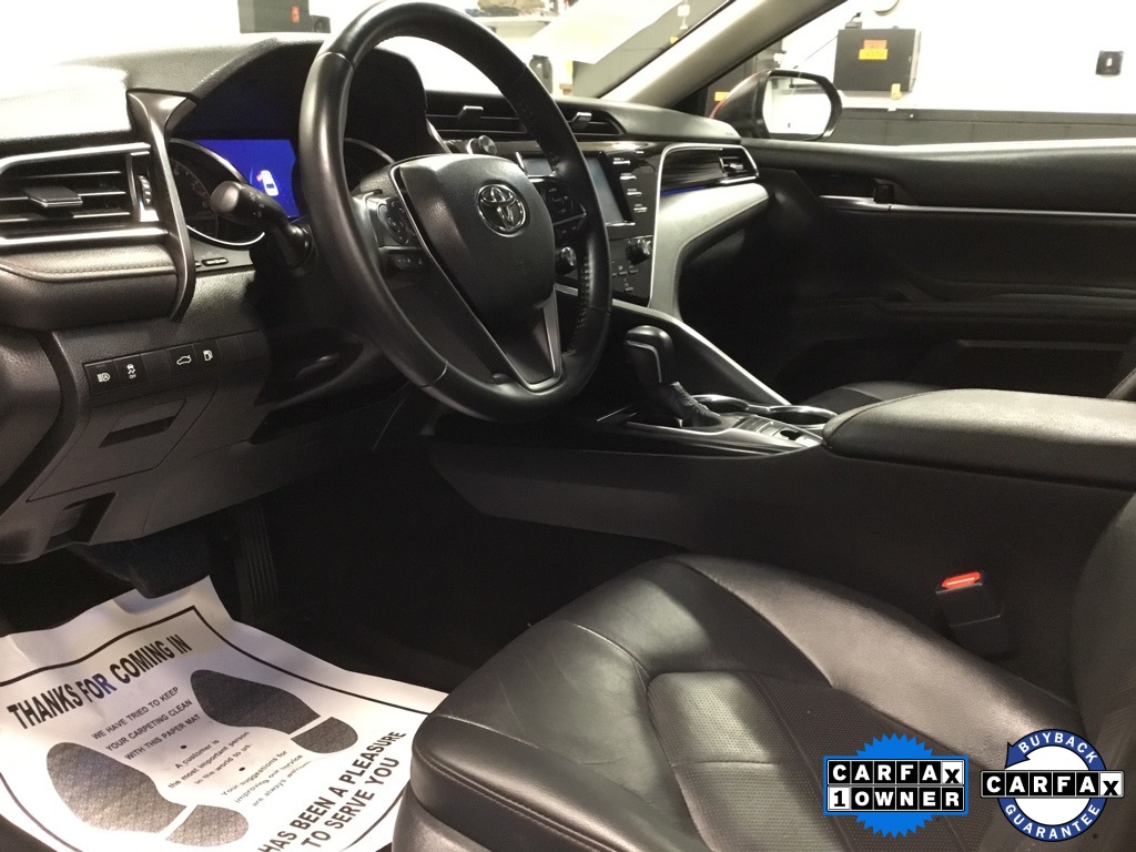 Vehicle image 18 of 50