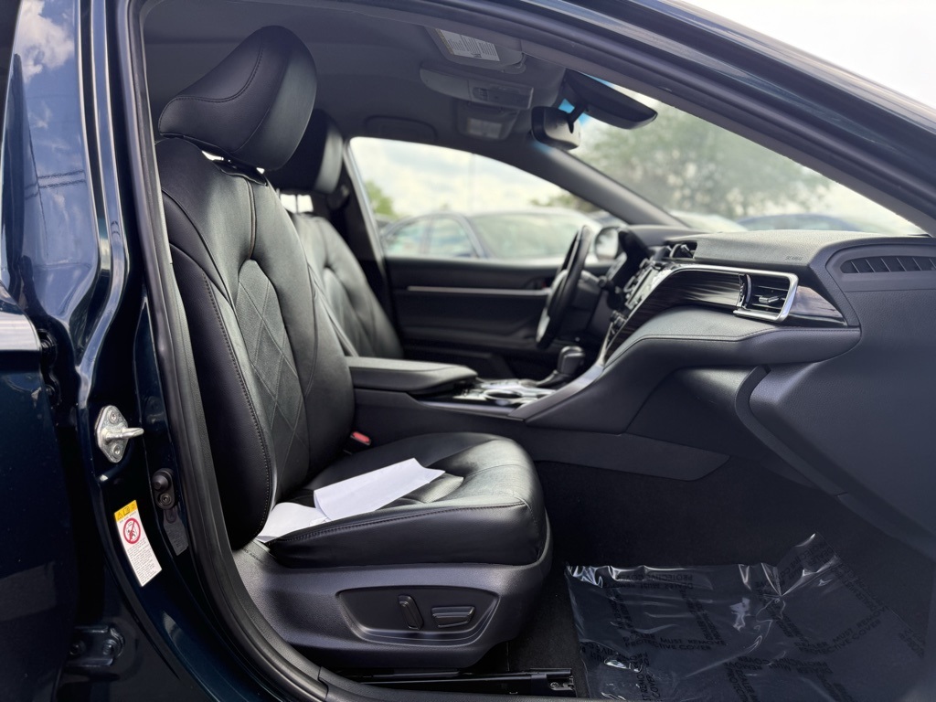 Vehicle image 12 of 28