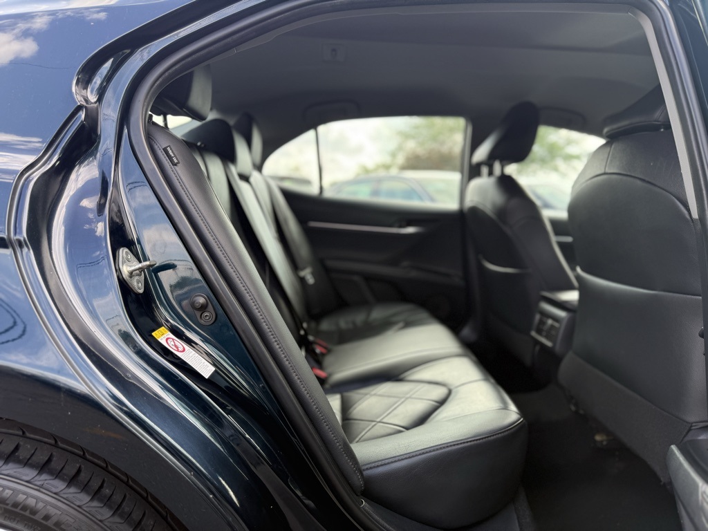 Vehicle image 17 of 28
