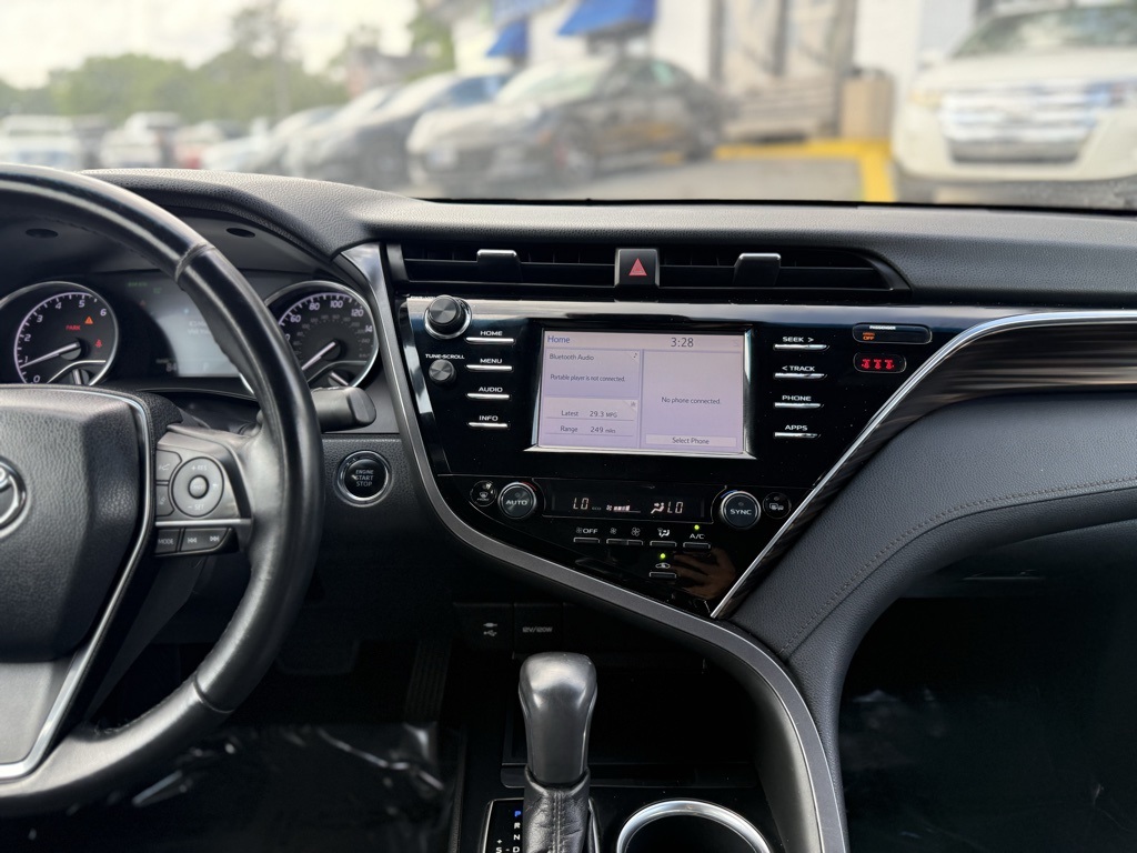 Vehicle image 22 of 28