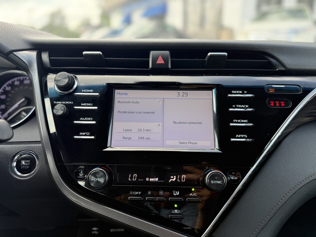 Vehicle image 24 of 28
