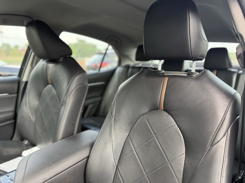 Vehicle image 14 of 28