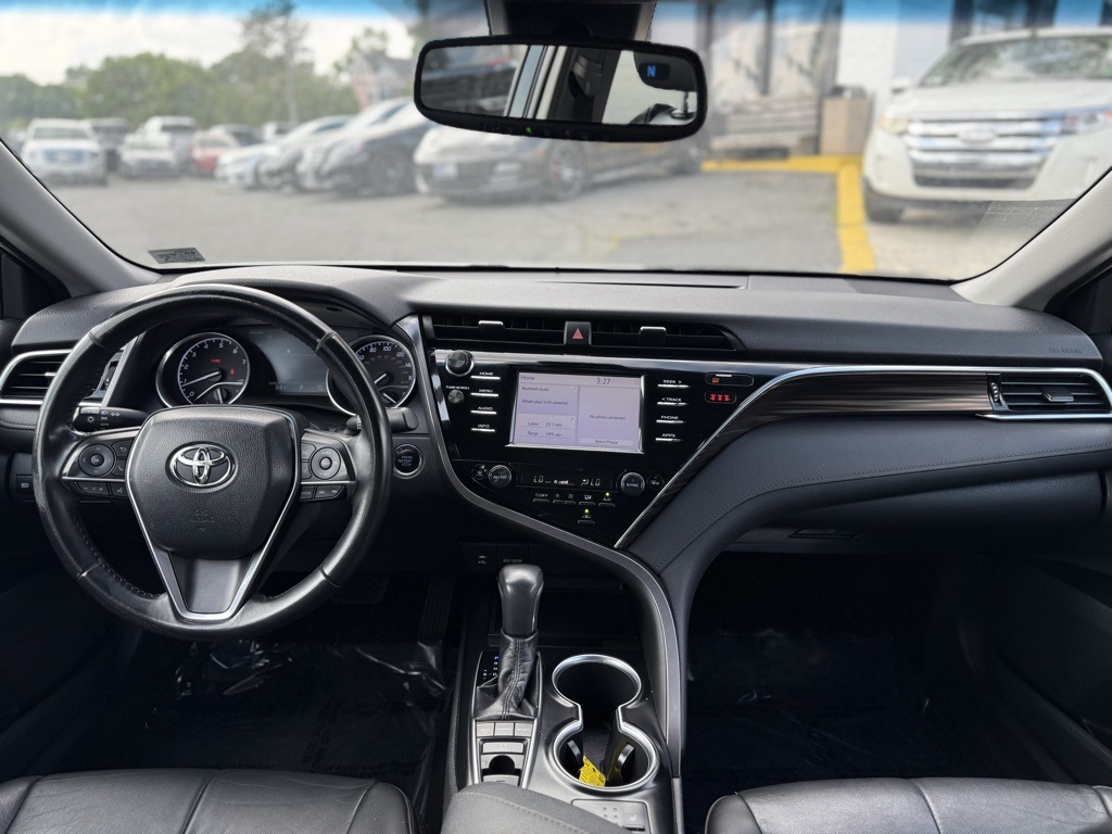 Vehicle image 21 of 28