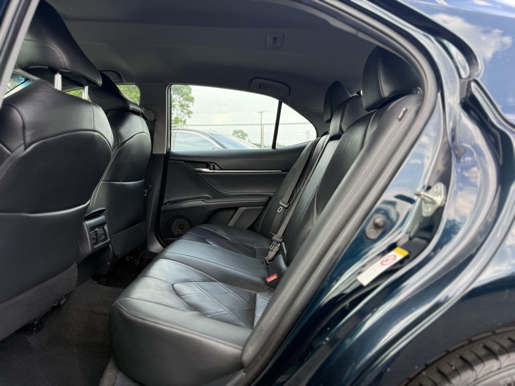 Vehicle image 18 of 28