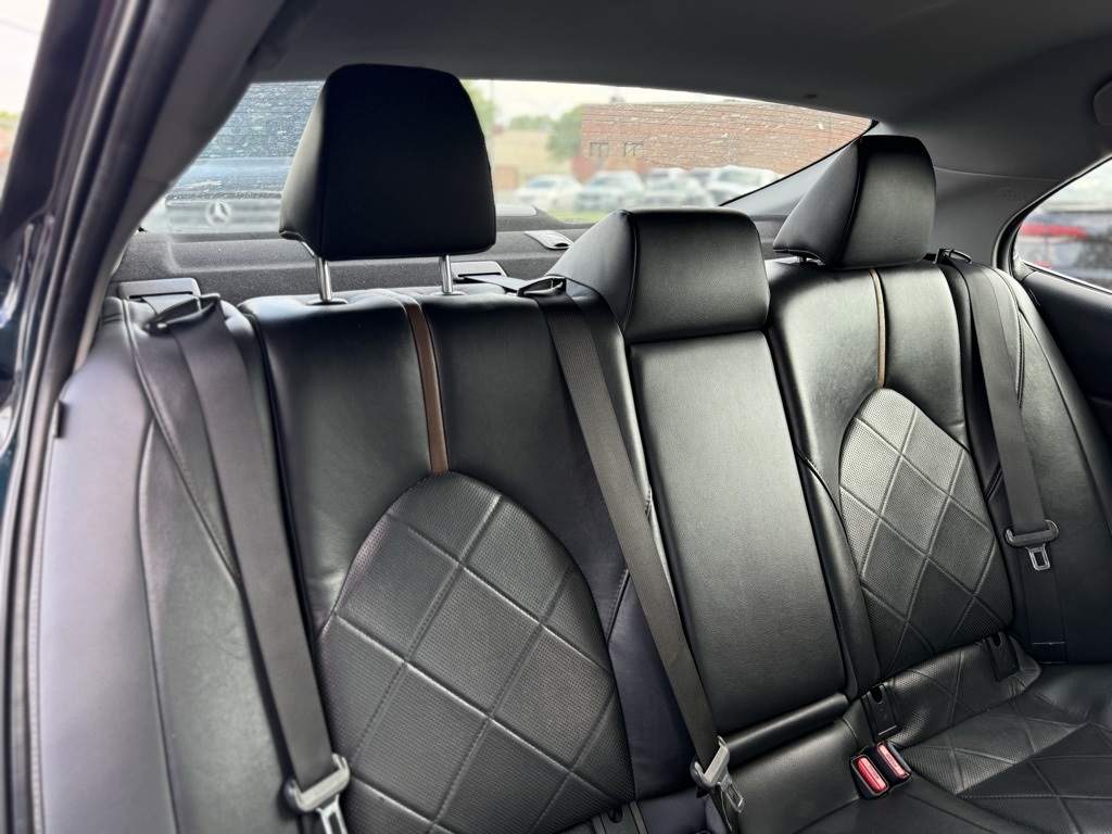 Vehicle image 16 of 28