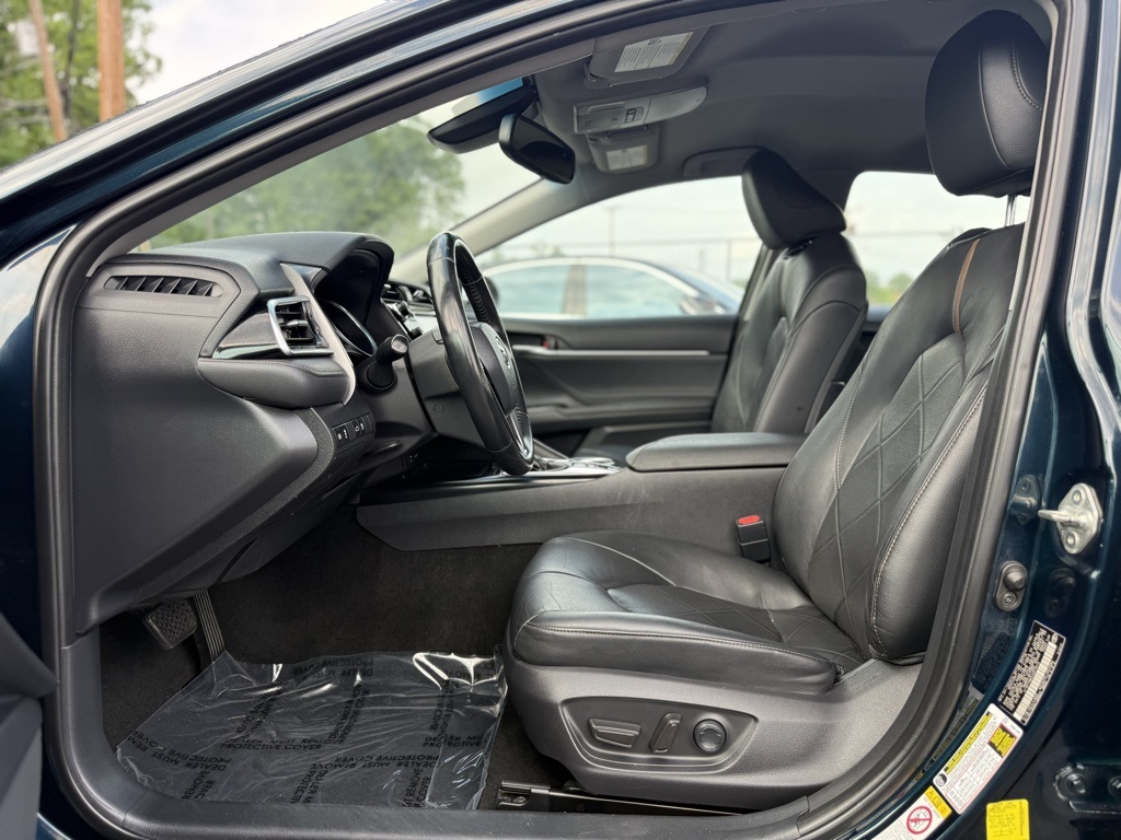 Vehicle image 11 of 28