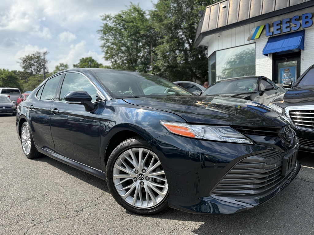 Vehicle image 2 of 28