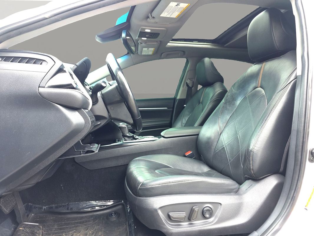 Vehicle image 9 of 43