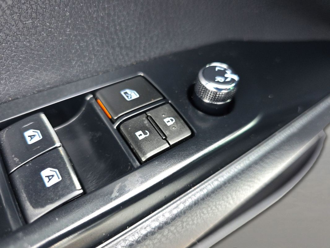 Vehicle image 26 of 43