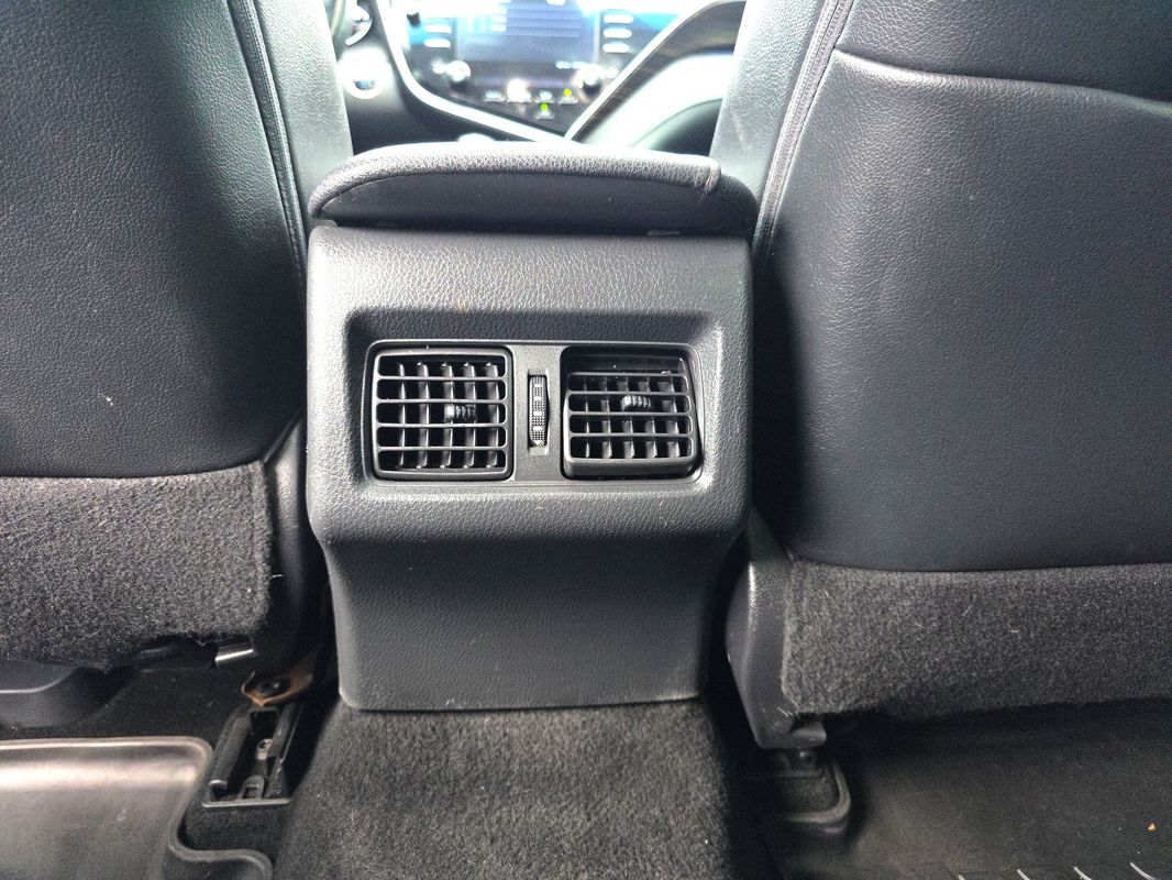 Vehicle image 36 of 43
