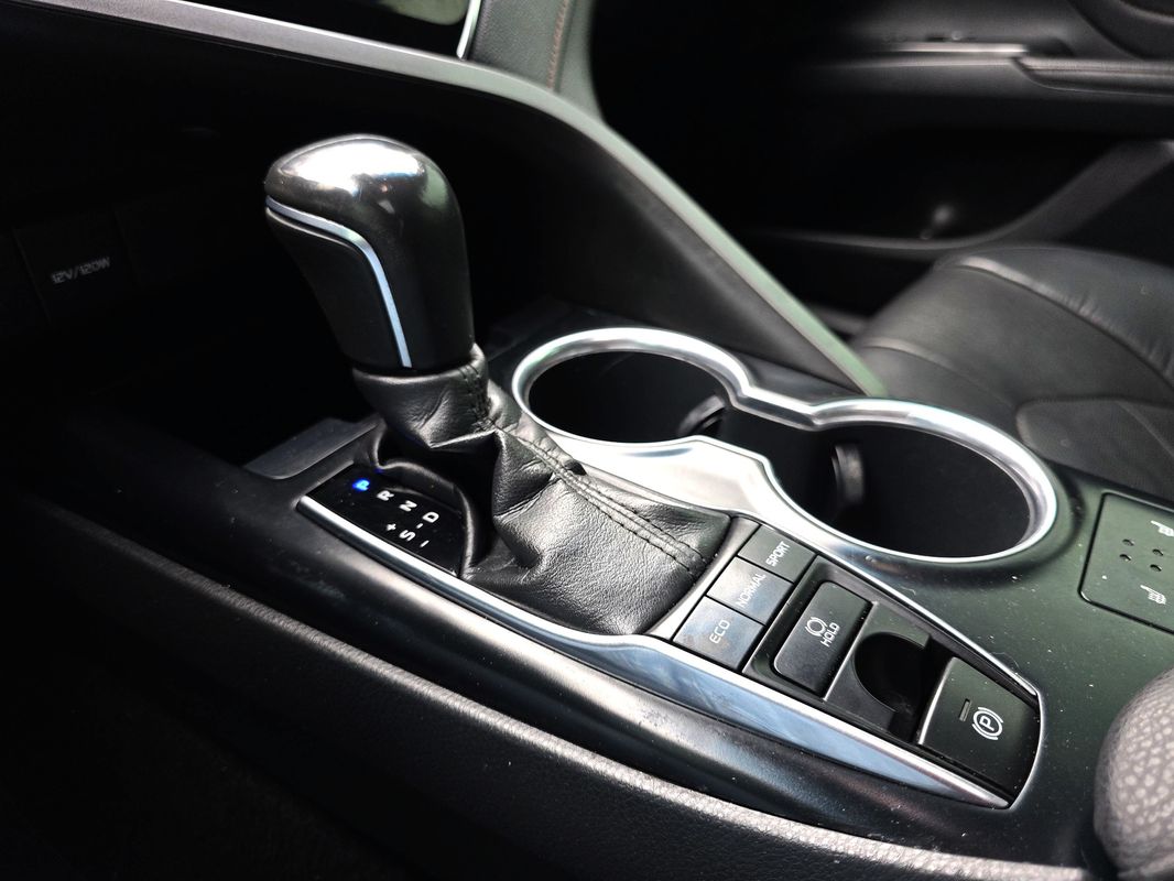 Vehicle image 23 of 43