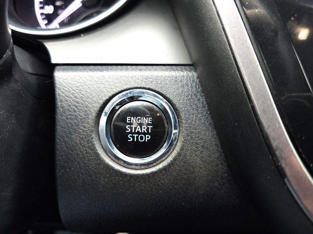 Vehicle image 22 of 43