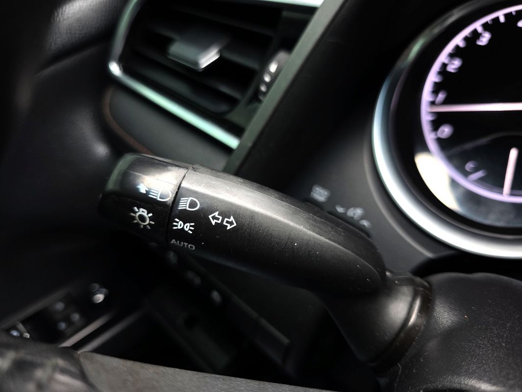 Vehicle image 31 of 43