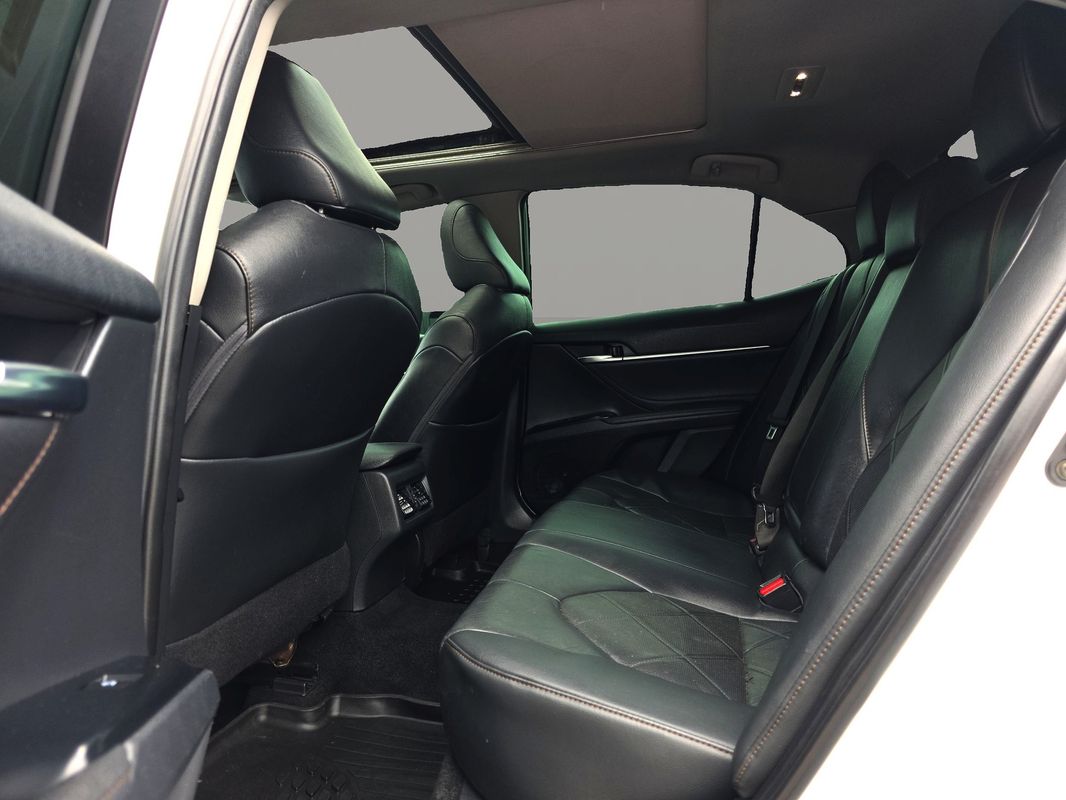 Vehicle image 10 of 43