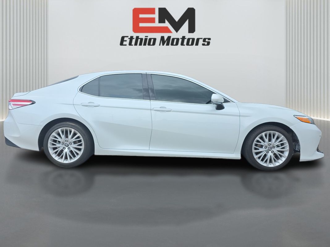 Vehicle image 4 of 43