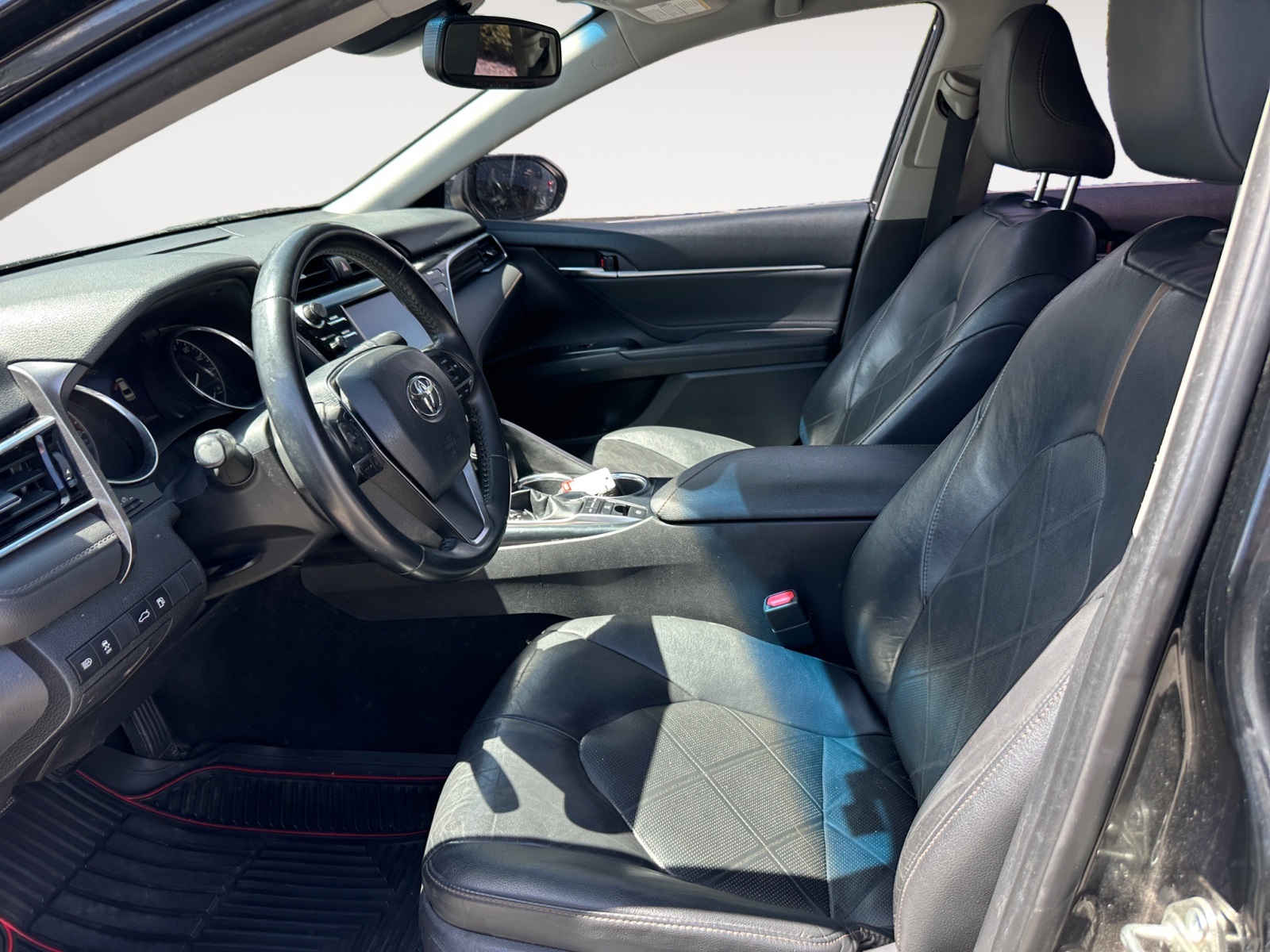 Vehicle image 11 of 31