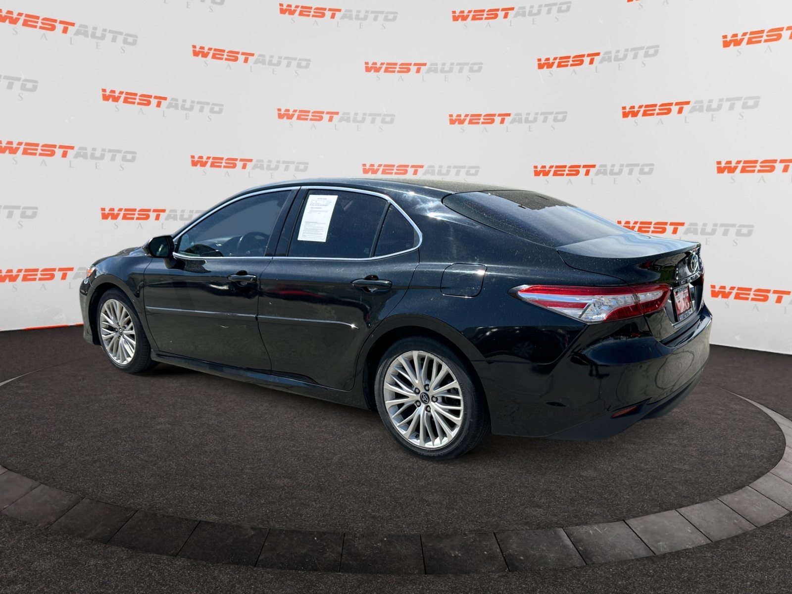 Vehicle image 9 of 31