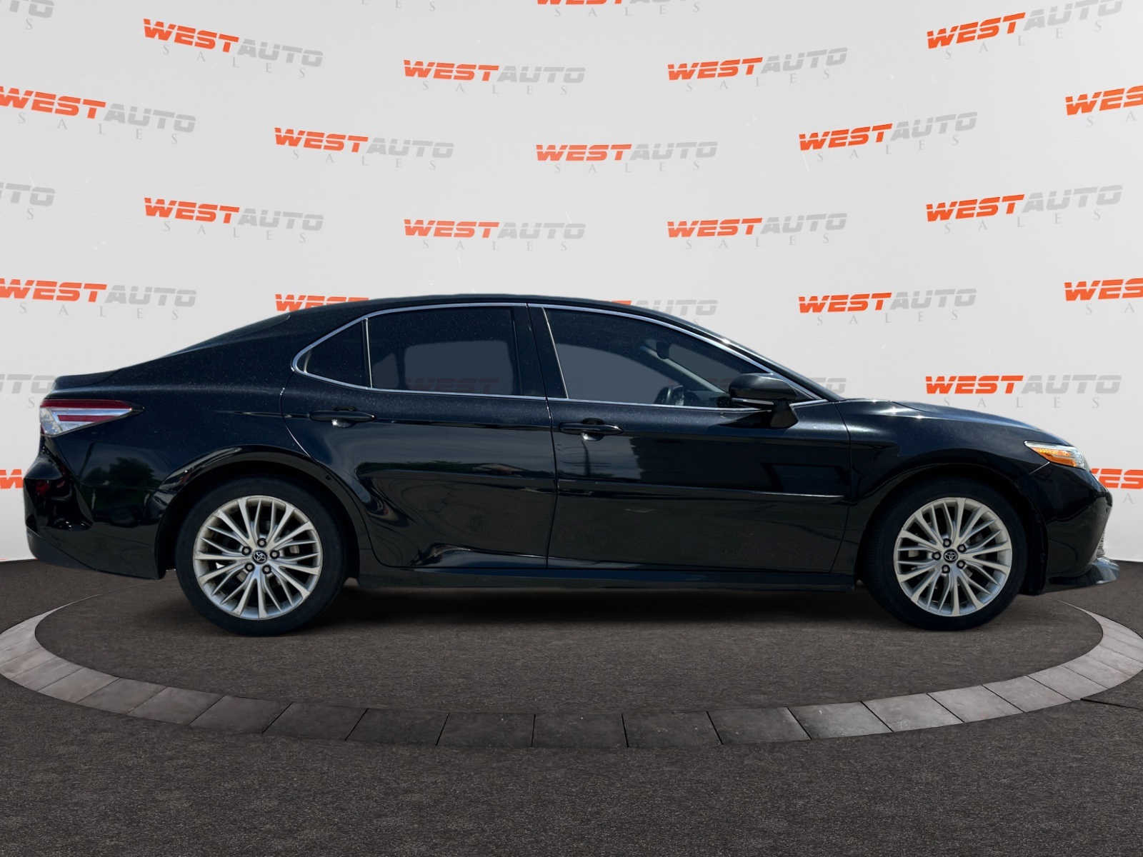 Vehicle image 6 of 31