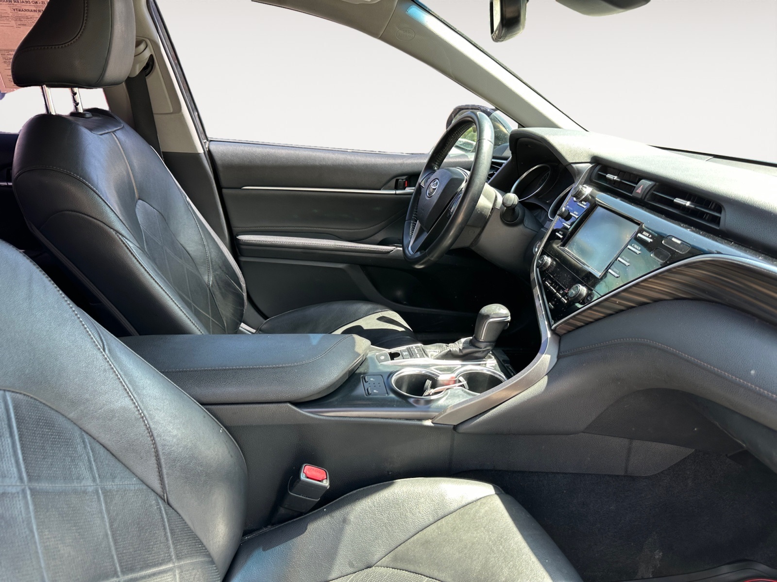 Vehicle image 17 of 31