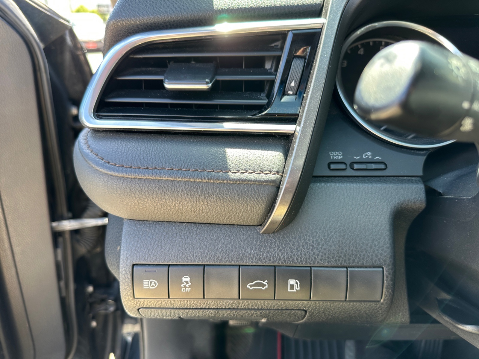 Vehicle image 26 of 31