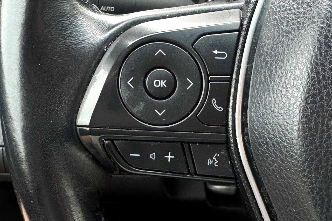 Vehicle image 20 of 24