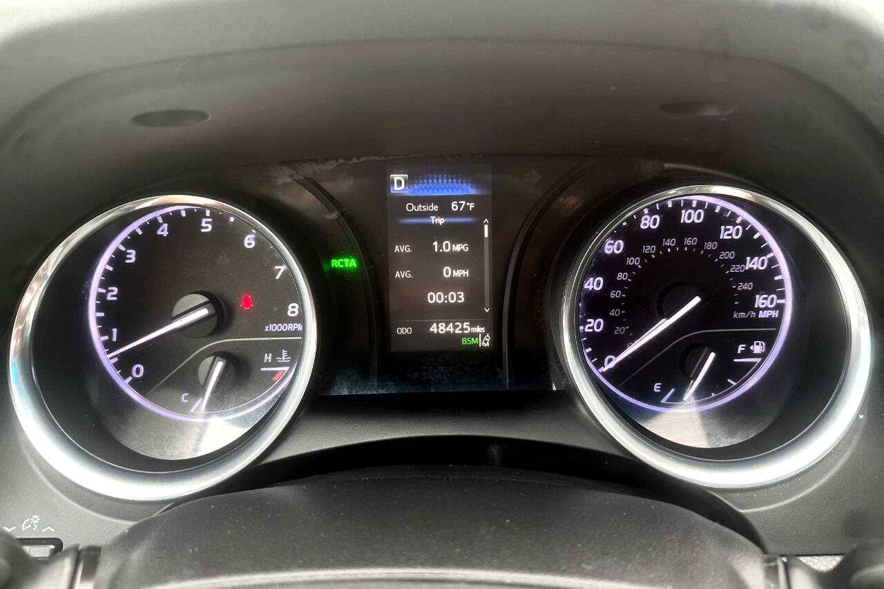 Vehicle image 19 of 24