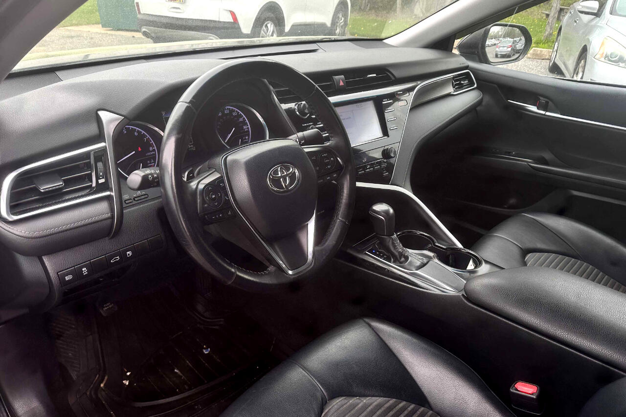 Vehicle image 16 of 24