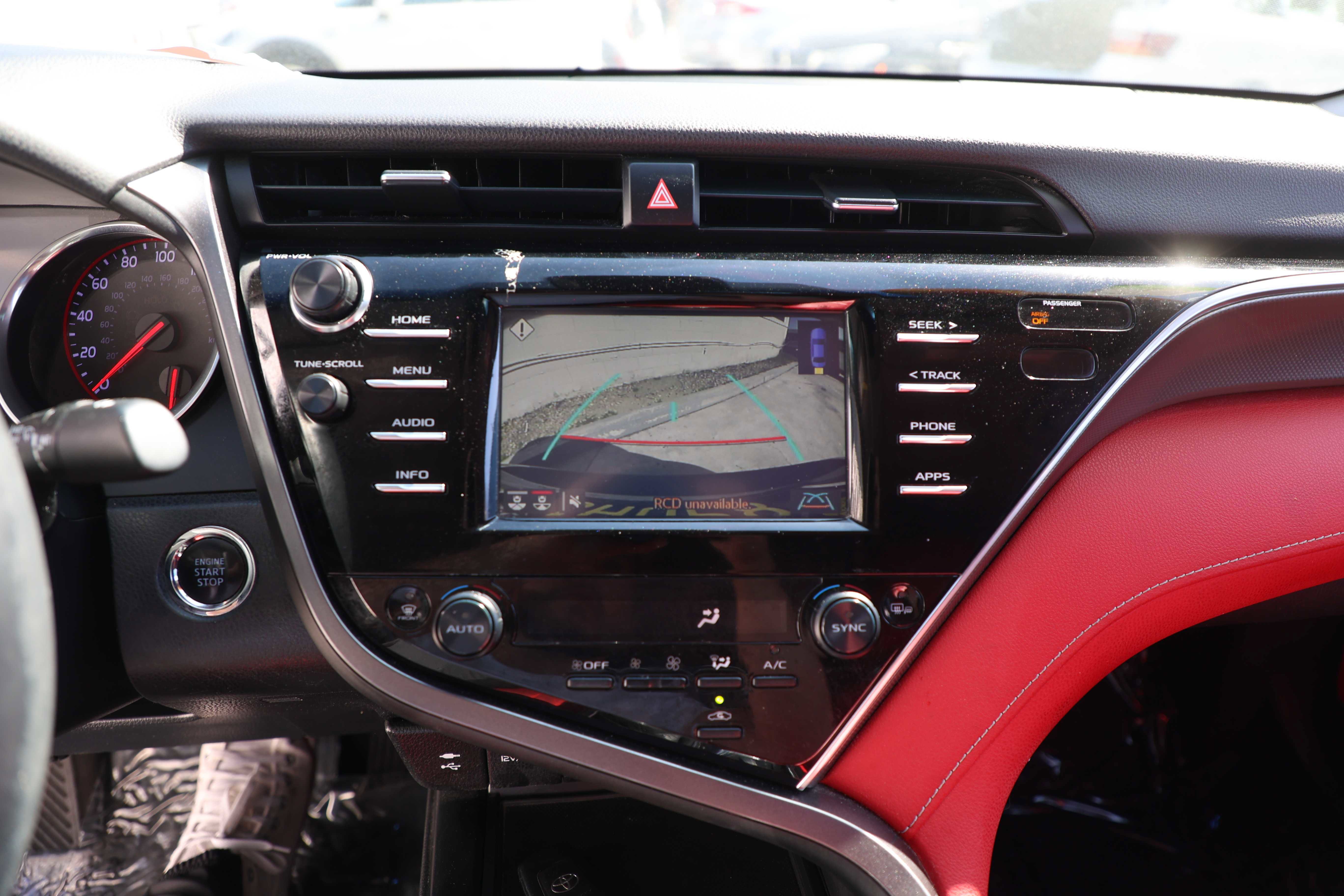 Vehicle image 12 of 14